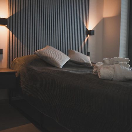 K&T Estate Resort & Spa - Flughafennahe Gaestesuite โฮฟไฮม์อัมเทานอส ภายนอก รูปภาพ